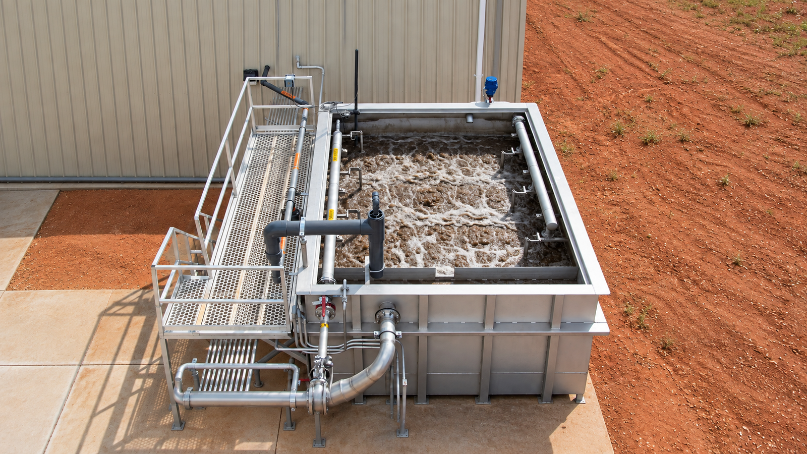 Reactor MBR como reactor biológico con aireación SBR, blowers y tablero eléctrico